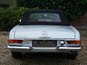 Image 6/50 de Mercedes-Benz 280 SL (1969)