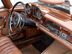 Image 18/47 de Mercedes-Benz 300 SE (1967)