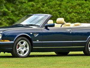 Immagine 7/50 di Bentley Azure Mulliner (2003)