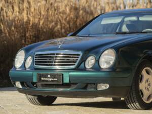 Image 22/50 de Mercedes-Benz CLK 200 (1997)