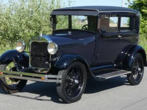 Image 2/15 of Ford Model A Tudor Sedan (1929)