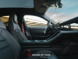 Bild 24/47 von Porsche Taycan 4S Sport Turismo (2022)