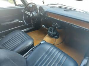 Image 18/21 of Alfa Romeo Giulia GT 1300 Junior (1970)