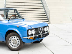 Bild 2/58 von Alfa Romeo Giulia Nuova Super 1600 (1977)