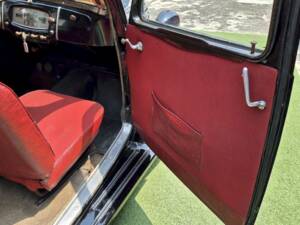Image 31/47 of FIAT 1100 E (1952)
