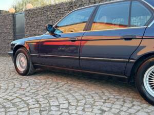 Immagine 37/99 di BMW 735i (1988)