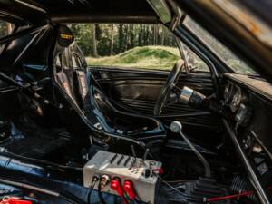 Image 13/20 of Ford Mustang Notchback (1965)