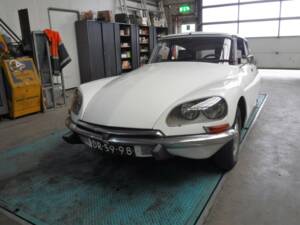 Bild 24/50 von Citroën DS 20 A (1972)