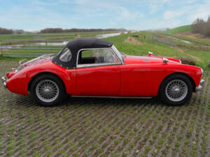 Image 4/6 of MG MGA 1500 (1957)