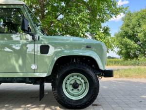 Bild 6/19 von Land Rover Defender 90 Heritage (2015)