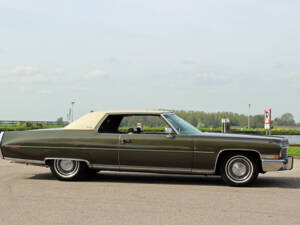 Image 4/30 of Cadillac Coupe DeVille (1972)