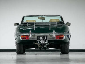 Image 7/23 de Jaguar E-Type (1970)