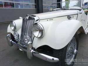 Image 14/70 of MG TF 1500 (1955)