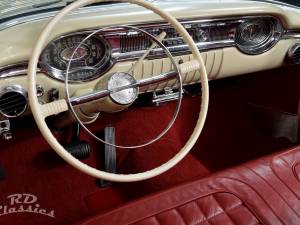 Image 23/50 of Oldsmobile 98 Starfire (1956)