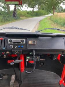 Image 14/25 of Volkswagen T2b minibus (1976)