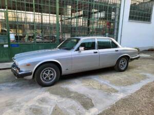 Bild 1/39 von Jaguar XJ 6 4.2 (1982)