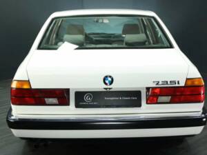 Imagen 5/30 de BMW 735i (1987)