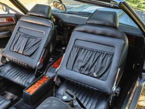 Image 19/22 of Aston Martin V8 Volante (1986)