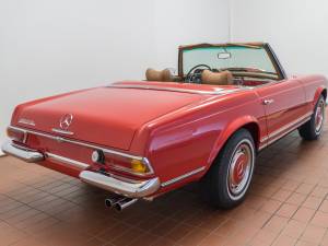 Image 6/23 de Mercedes-Benz 280 SL (1969)