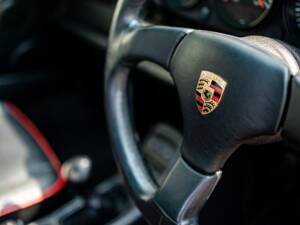 Image 40/45 de Porsche 911 Carrera RS (1990)
