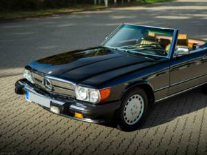 Imagen 1/33 de Mercedes-Benz 560 SL (1989)