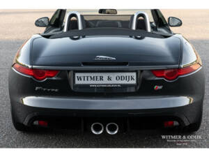 Image 27/38 of Jaguar F-Type S (2014)