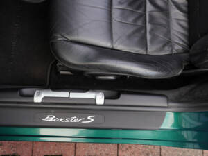 Immagine 29/50 di Porsche Boxster S (2000)