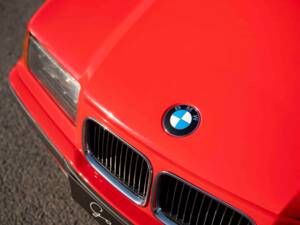 Bild 15/92 von BMW 325i (1994)