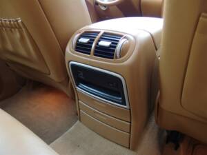 Image 65/93 of Porsche Cayenne Turbo (2007)