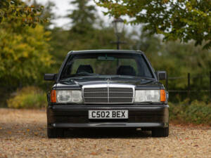 Image 38/50 de Mercedes-Benz 190 E 2.3-16 (1985)