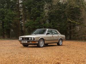 Bild 44/50 von BMW 525e (1987)