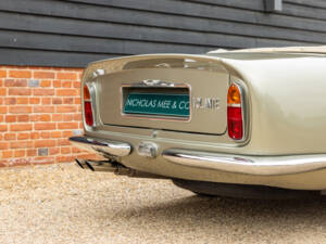 Immagine 42/57 di Aston Martin DB 6 Volante (1969)