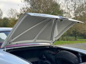 Image 113/132 of Mercedes-Benz 220 SE b (1963)
