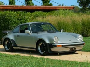 Imagen 9/50 de Porsche 911 Turbo 3.0 (1975)