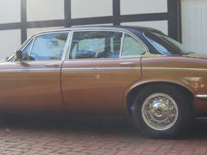 Bild 3/34 von Daimler Double Six Vanden Plas (1975)