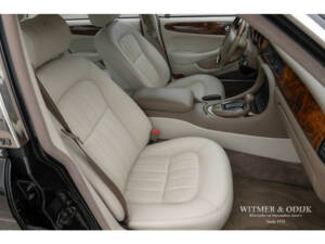 Image 6/32 of Jaguar XJ6 3.2 Executive (1997)