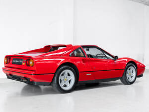 Bild 38/38 von Ferrari 328 GTS (1987)