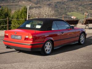 Bild 42/92 von BMW 325i (1994)