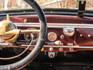 Image 8/35 of SIMCA 8 - 1200 (1951)
