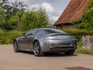 Image 48/64 of Aston Martin V8 Vantage (2010)