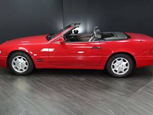 Image 3/30 of Mercedes-Benz SL 500 (1997)