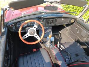Immagine 8/11 di MG MGB (1975)