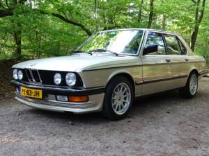 Image 1/41 of BMW 528i (1986)
