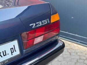 Immagine 42/99 di BMW 735i (1988)