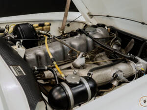 Image 16/23 of Mercedes-Benz 280 SL (1968)