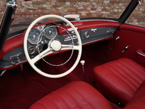 Image 3/50 of Mercedes-Benz 190 SL (1957)
