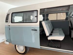 Bild 11/14 von Volkswagen T2c Kombi &quot;Last Edition&quot; (2013)