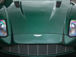 Image 20/44 of Aston Martin V12 Vanquish (2002)