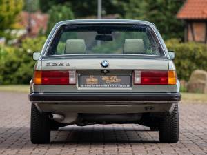 Image 15/50 of BMW 325e (1985)