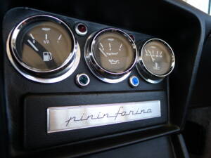 Image 6/36 of Alfa Romeo 2000 Spider Veloce (1982)